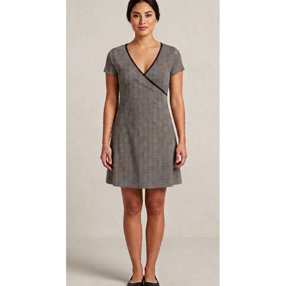 prAna Activewear Dress Black White Geometric Print V-Neck Womens Size Small